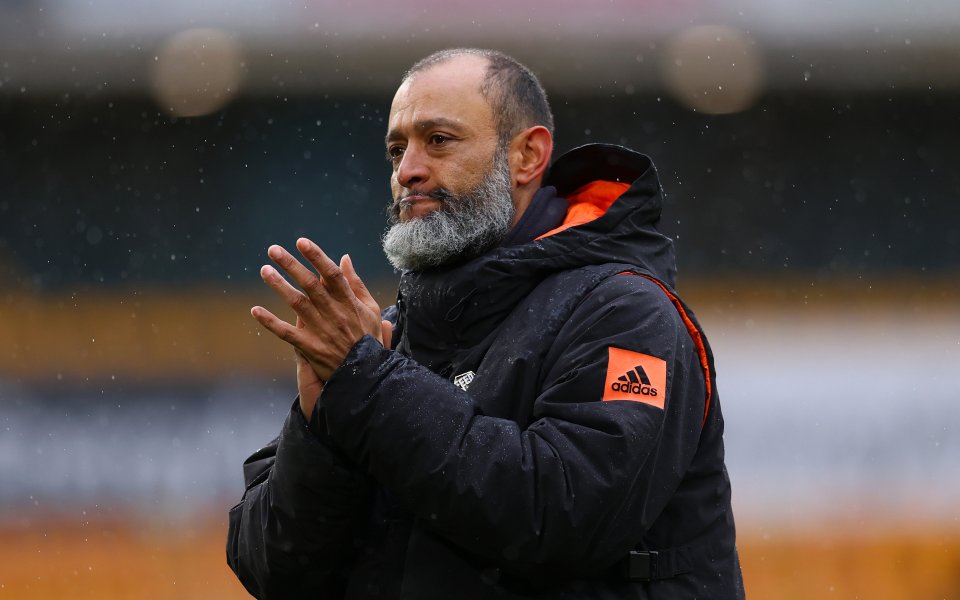 Кристъл Палас продължава да търси нов старши треньор. Лондонският клуб,