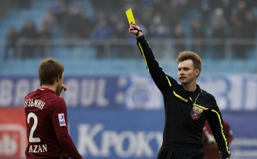 Жестоко наказание от УЕФА получи руският съдия Сергей Лапочкин Той