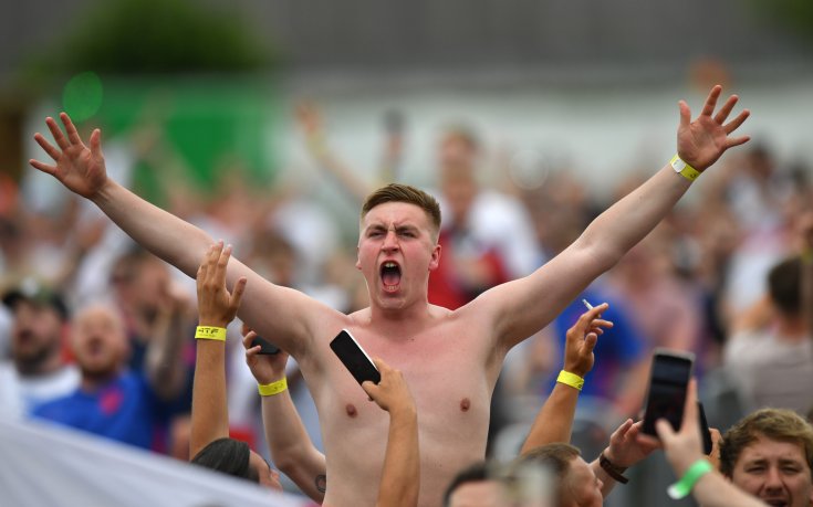 Повече от 1300 фенове от Англия и Уелс няма да бъдат допуснати да пътуват за Катар