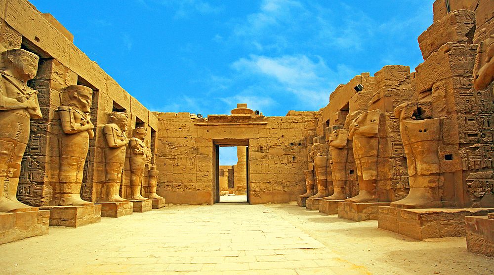 Храмът в Карнак е най-големият религиозен комплекс в Египет.