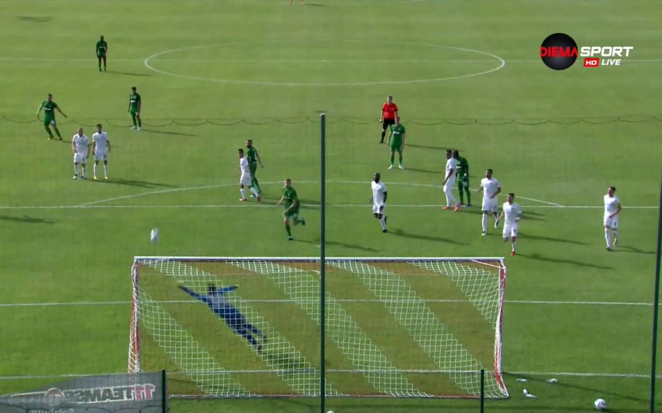 В 36-ата минута Георги Терзиев пресече подаване и отправи моментален