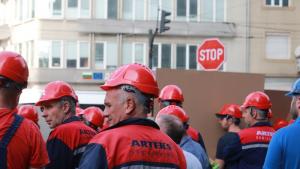 Златен век Артекс строеж протест