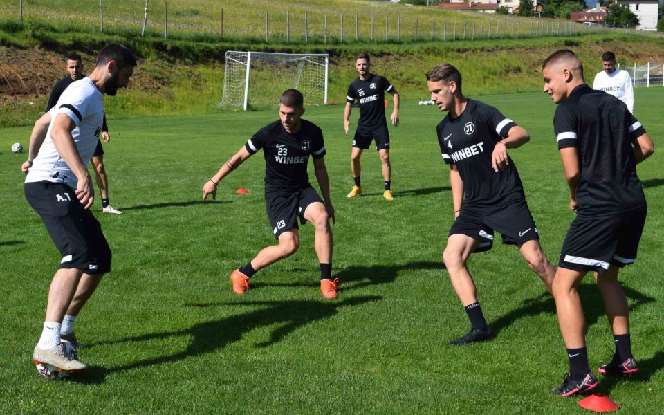 Локомотив Пловдив ще изиграе днес първата си контролна среща от