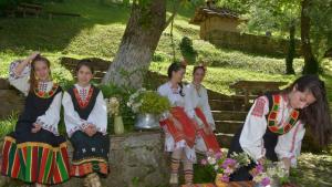 Еньовден Етър традиции