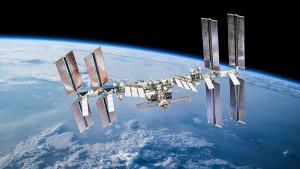 Международната космическа станция МКС e опасна и неподходяща за целите