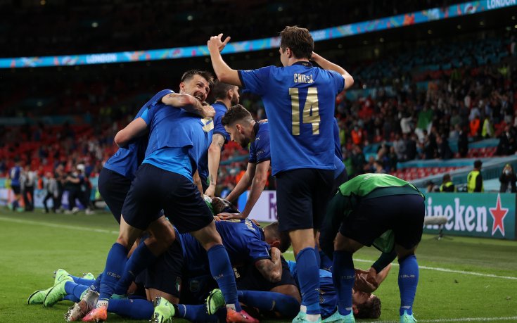 С намигване от съдбата: Италия отърва кожата срещу достойна Австрия