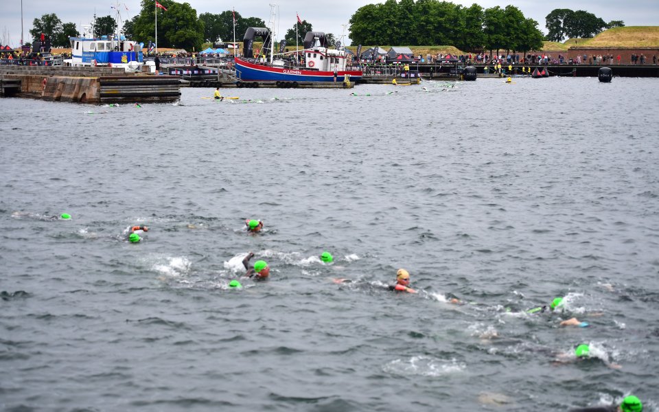 Борислав Палашев (Палашев - Пазарджик) при мъжете и Анастасия Пейчева