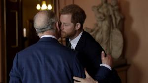 Принц Хари ще се завърне във Великобритания възможно най скоро предаде