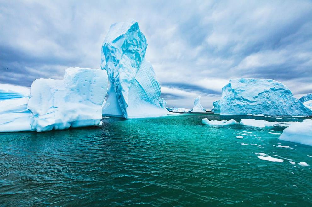 Площта на ледената покривка около Антарктида се е свила до