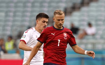 Националните отбори на Чехия и Дания играят при