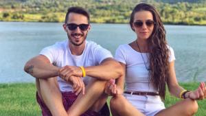  Семейна идилия: Наум Шопов и Теа събират морски тен на Халкидики