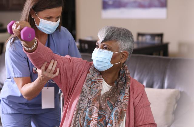 Великобритания въвежда по-строги санкции срещу работодатели, които експлоатират чуждестранни работници,