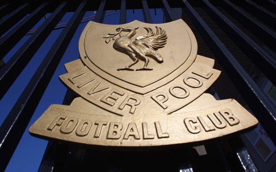 Отборът на Ливърпул представи гостуващите си екипи за сезон 2021/22.