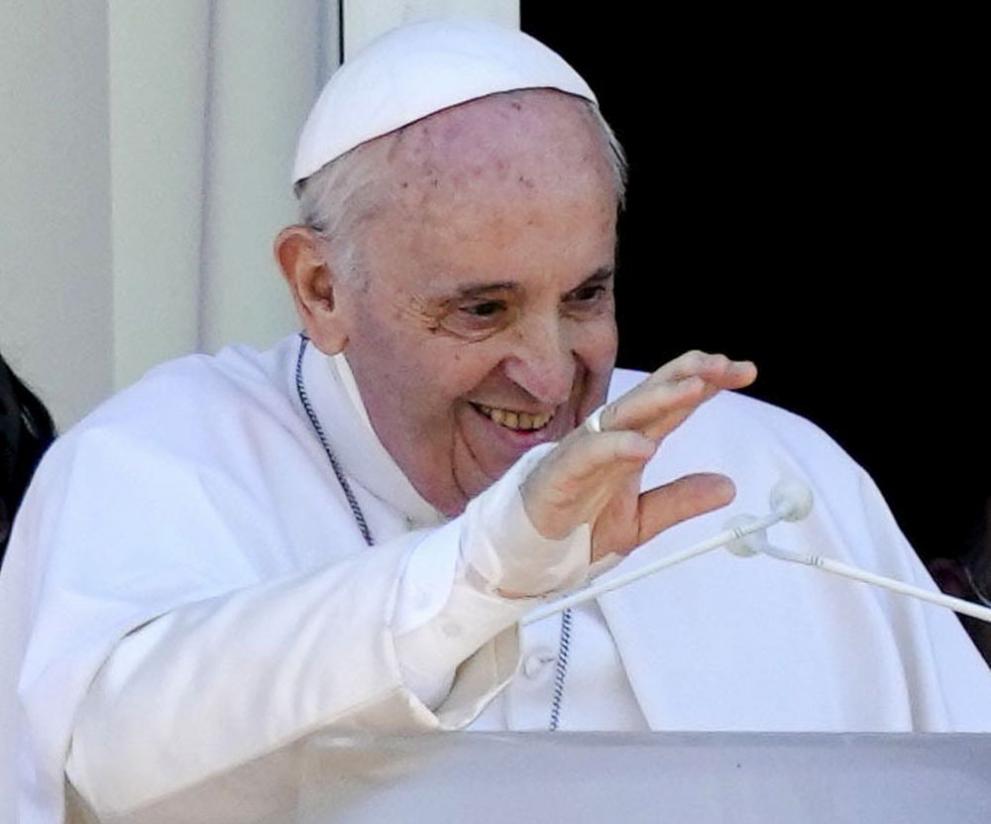 Папа Франциск поднови редовните срещи днес, ден след като отмени