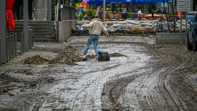 „Потопената“ Германия и следите от водния ад (СНИМКИ)