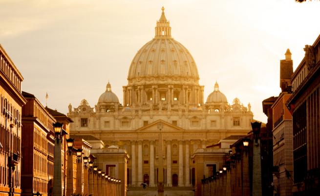 Какво наистина се крие в тайните архиви на Ватикана