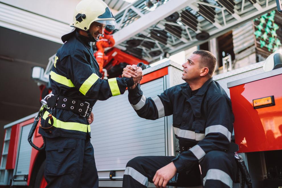 Пожарникари от Първа служба на Пожарна безопасност и защита на