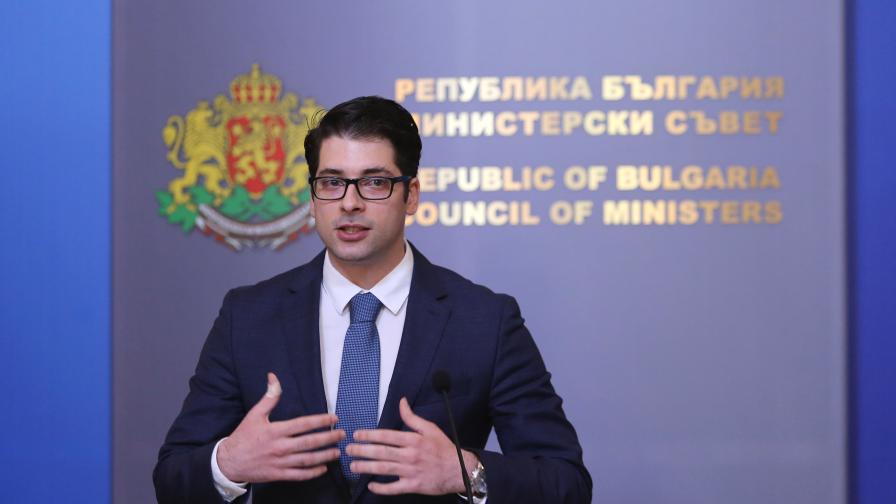 Пеканов: Шест сектора трябва да помогнат за свиване на дефицита