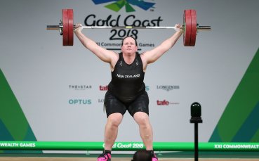 Лаурел Хъбард е 43 годишен новозеландски атлет по вдигане на тежести