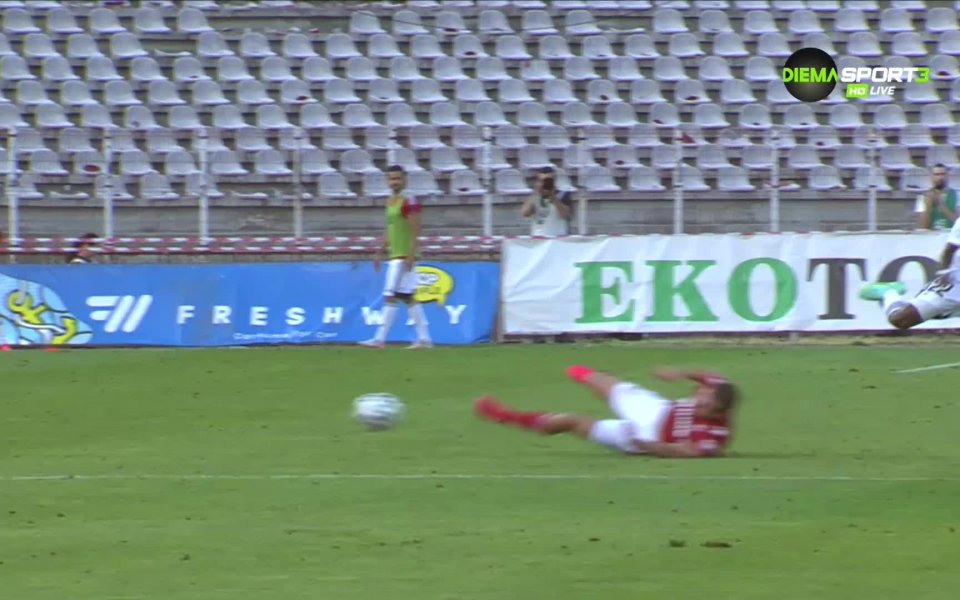 Много тежък удар в главата на Антов в борба за