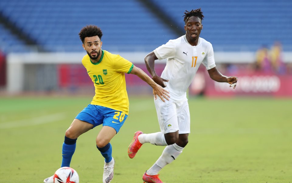 Отборите на Бразилия и Кот д'Ивоар играят при