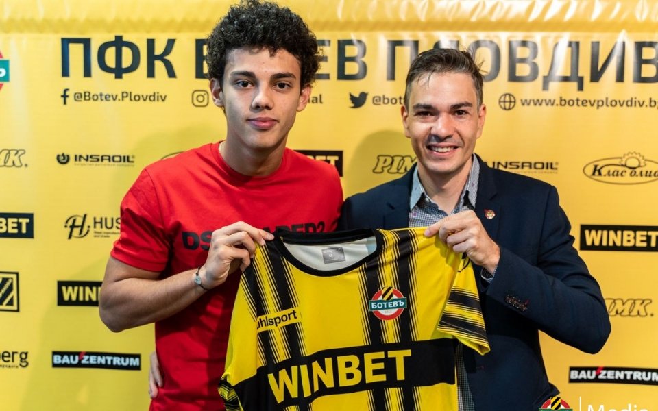 Ботев Пловдив удължи договора на един от големите таланти в