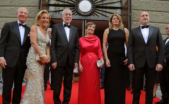 Румен Радев и Десислава Радева на опера с президентската двойка на Австрия