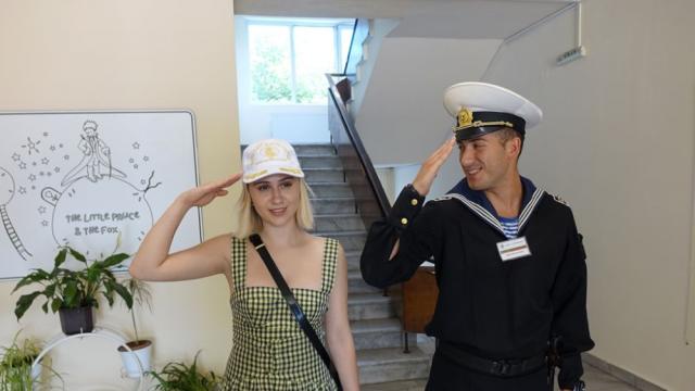 Мария Бакалова става кръстница на първия български военен научноизследователски кораб (СНИМКИ)