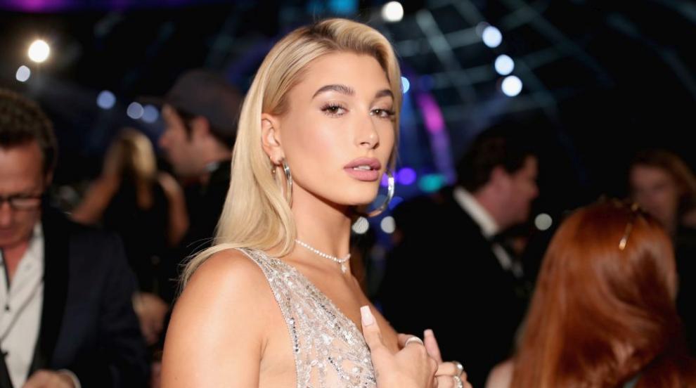 Секси или безвкусица: Звездите, които прекалиха с еротиката (ГАЛЕРИЯ)