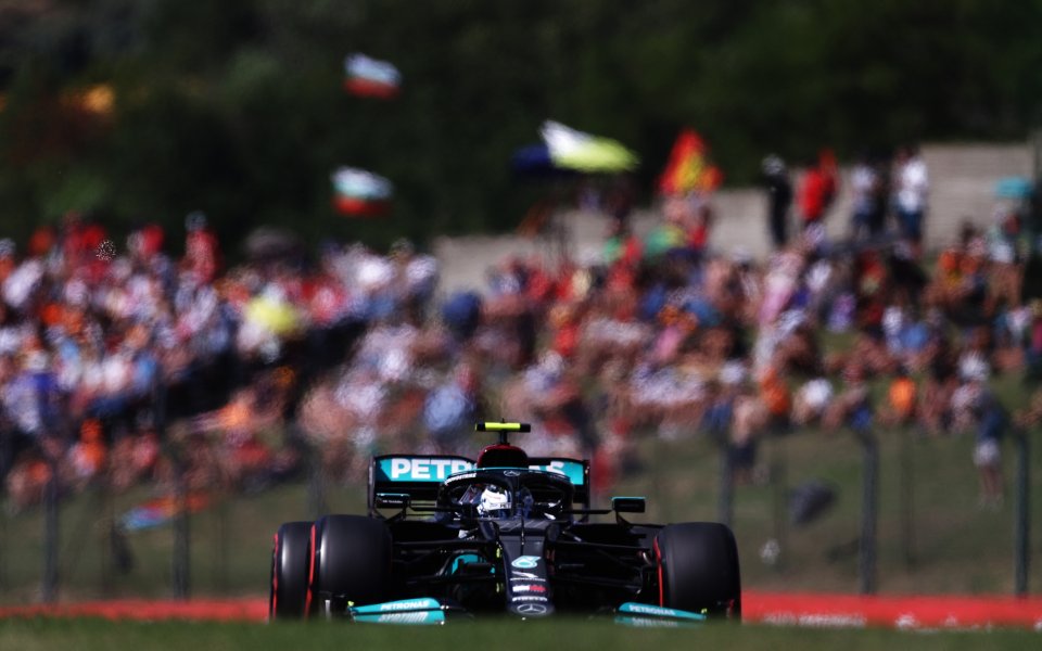 Хамилтън спечели квалификацията в Унгария