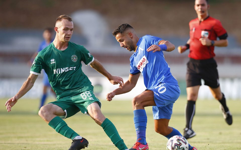 Ботев Враца и Левски играят при в първи двубой от