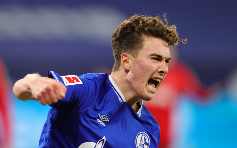 Отборът на Арсенал се интересува от звездата на Шалке Матю