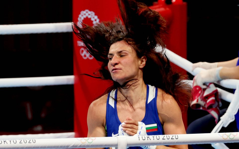Стойка Кръстева излиза във финала в категория до 51 в