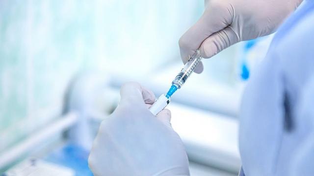 Създателката на ваксината на AstraZeneca се сдоби с кукла Барби със своя лик
