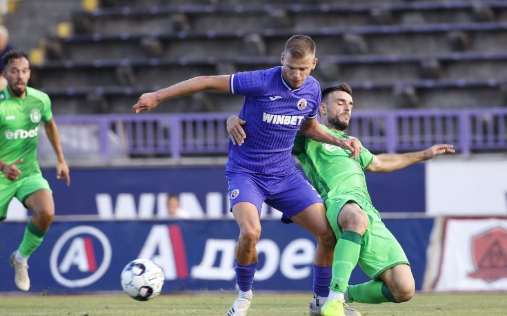 Етър продължава с наказателната си акция във Втора лига