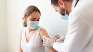 Испания разреши поставянето на четвърта доза от ваксините срещу коронавируса