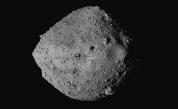 <p>Черен прах откриха в капсулата, взела проба от&nbsp;астероида Бену</p>