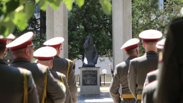Денят на спасението: Почит към професионалистите, загинали спасявайки хора (СНИМКИ)