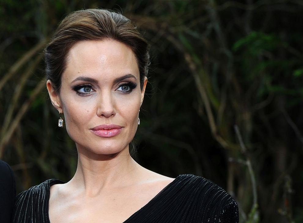 Анджелина Джоли изненада украинците, след като появи в кафене в