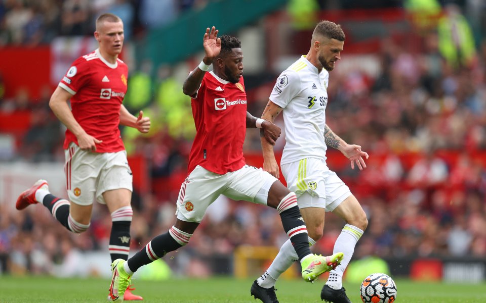 Отборите на Манчестър Юнайтед и Лийдс Юнайтед играят при