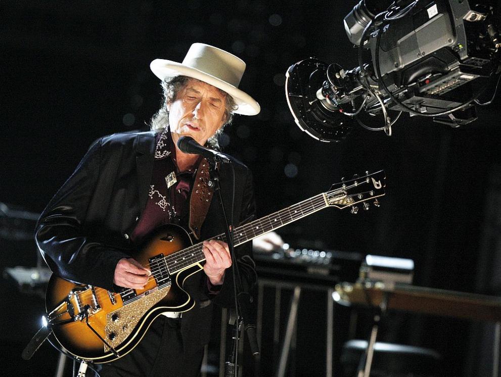 Американският певец Боб Дилън е продал на японската корпорация Сони