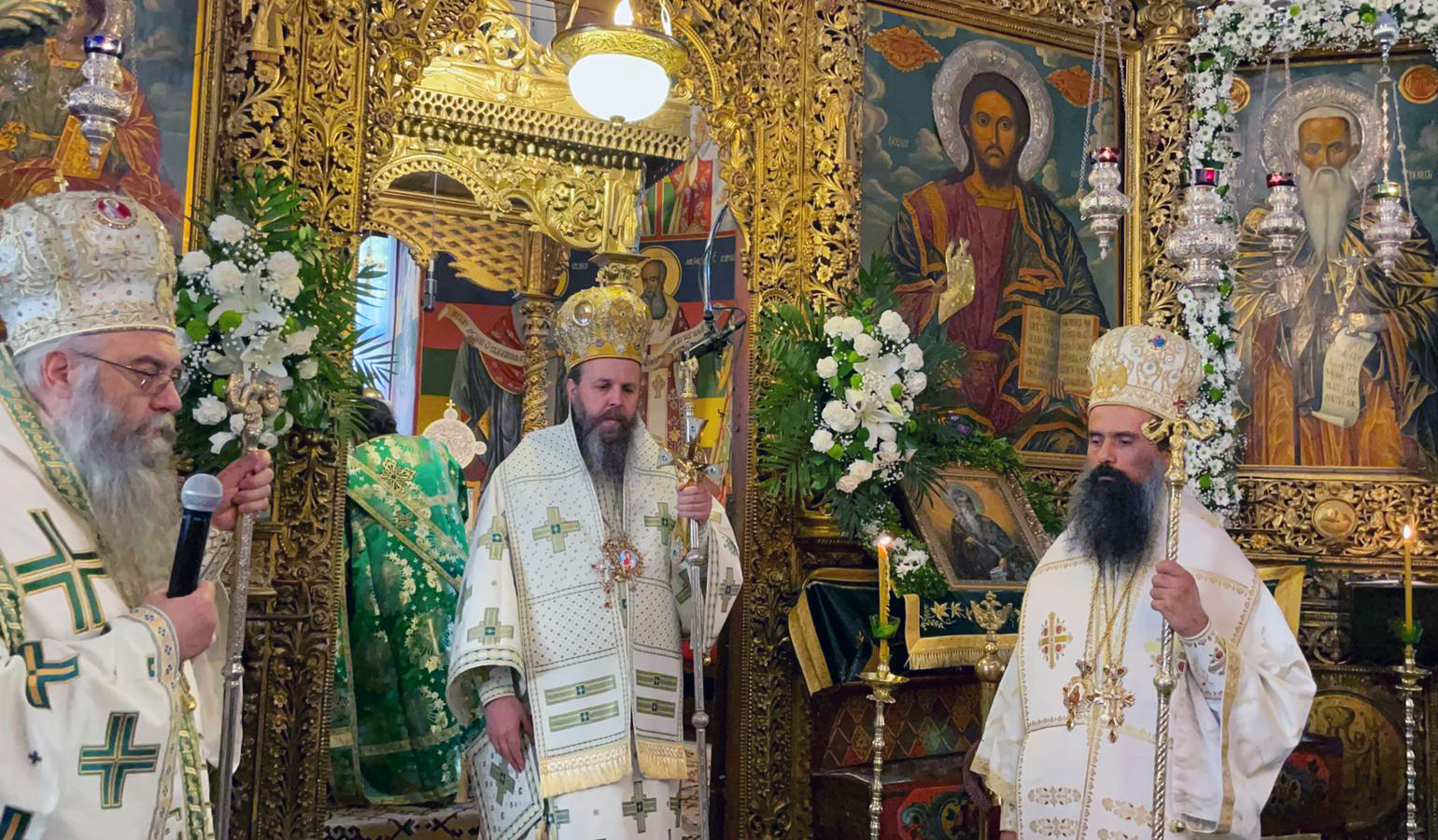 Стотици православни християни, дошли от всички краища на страната, да се преклонят пред Рилския светец