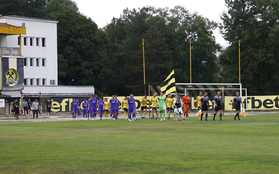 Двубоят между Миньор и Струмска слава все още е с