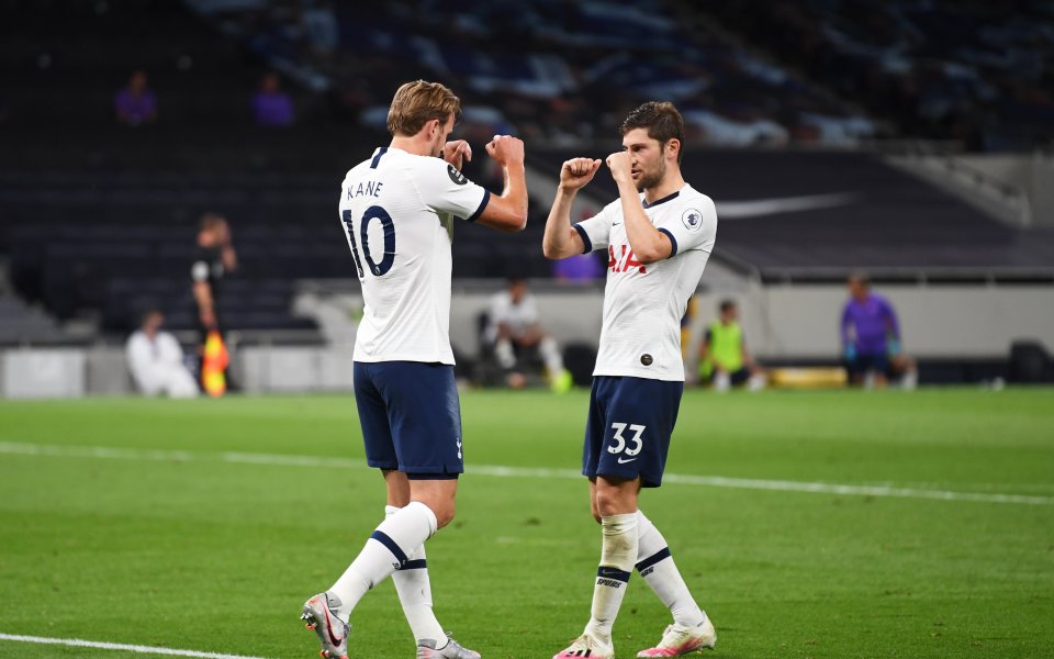 Оставането на Хари Кейн в Тотнъм продължава да е под