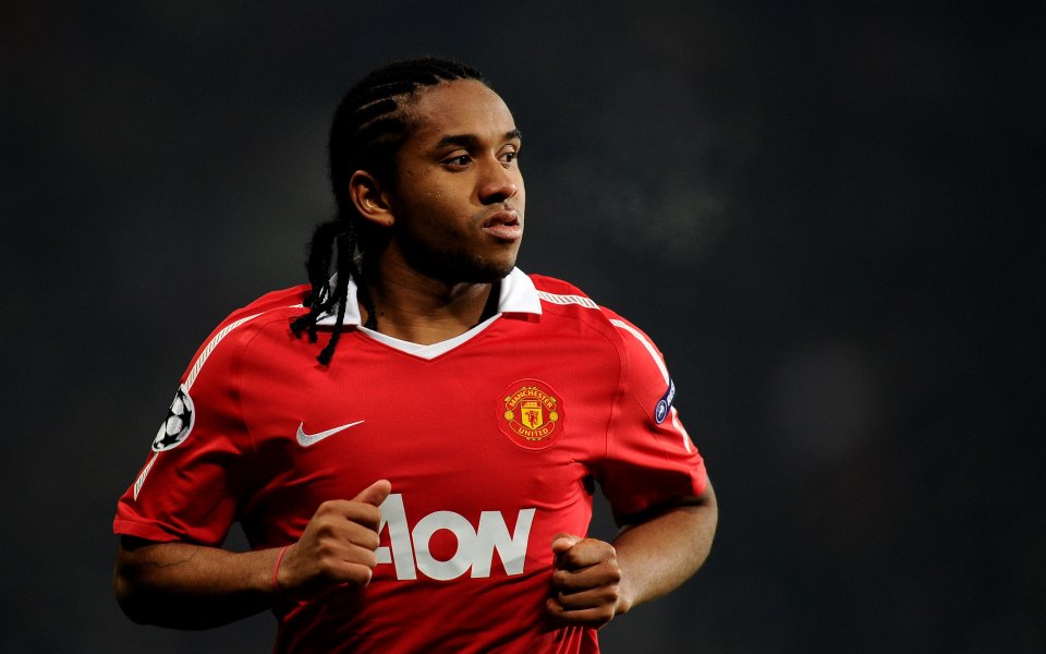 Бивш футболист на Ман Юнайтед може да влезе в затвора за неплатени издръжки за деветте си деца