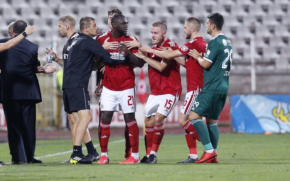 Отборите на ЦСКА и Пирин Благоевград играят при резултат