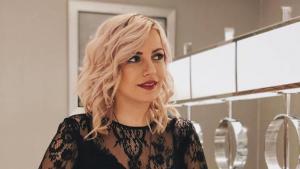 Поли Генова