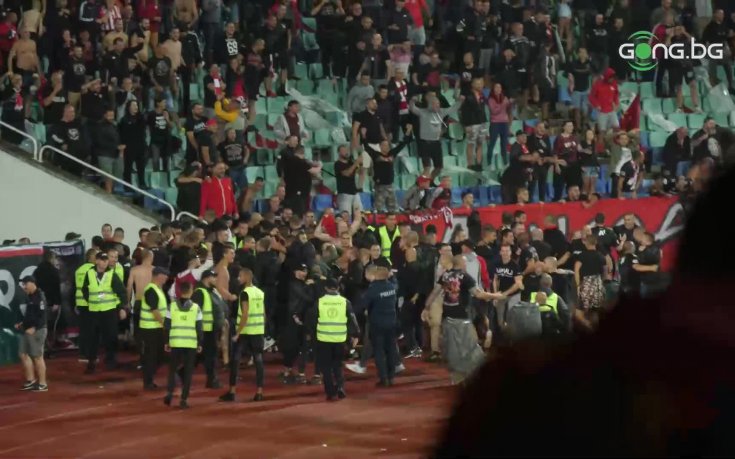 Безумна радост при третия гол на ЦСКА