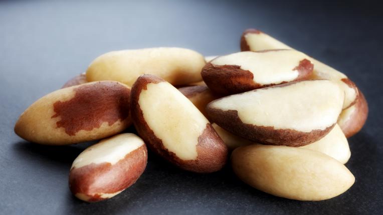 Какво ще се случи с тялото ви, ако хапвате по два бразилски ореха на ден