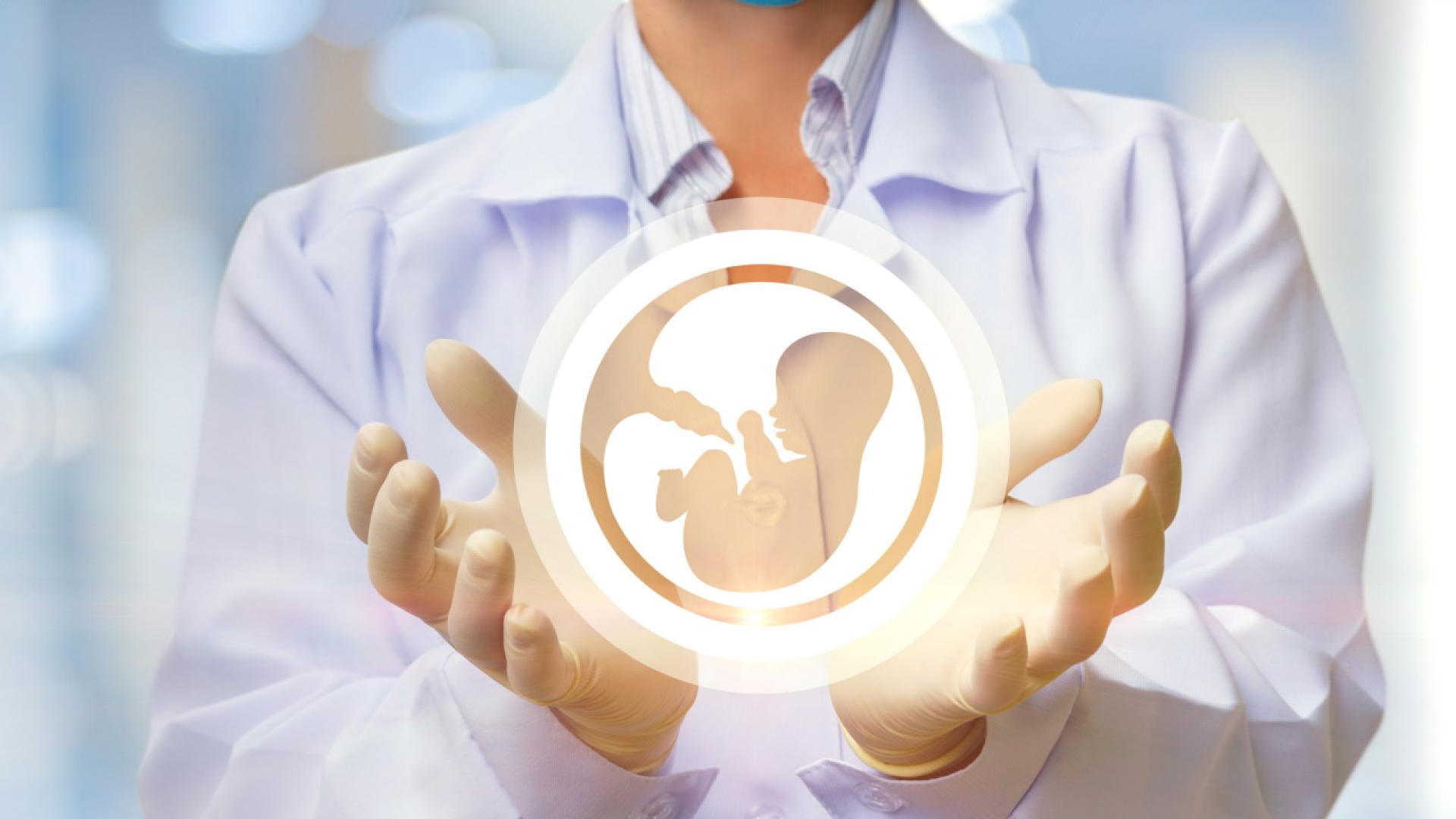 Винтензивното отделение на болница в Атланта Джорджия лежи пациентка чиято